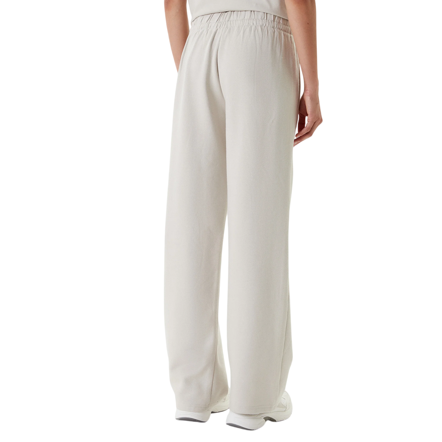 Adidas Pantaloni da donna Essentials Small Logo JC5922 Beige