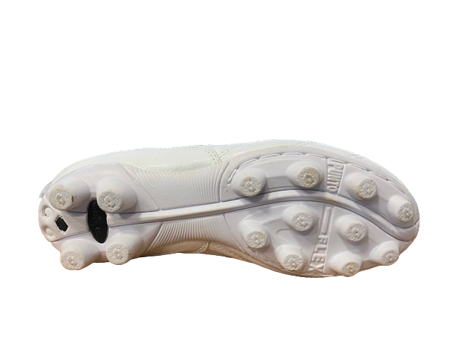 Lot of boys' soccer shoe Stadio Suprema HG-R M6153 white