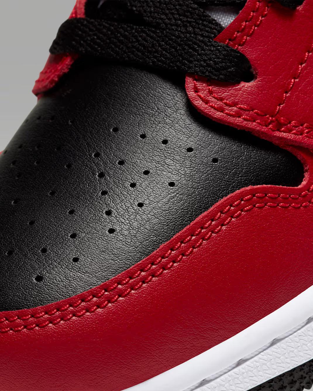 Air Jordan 1 Mid GS Junior Nero Rosso - 554725-069