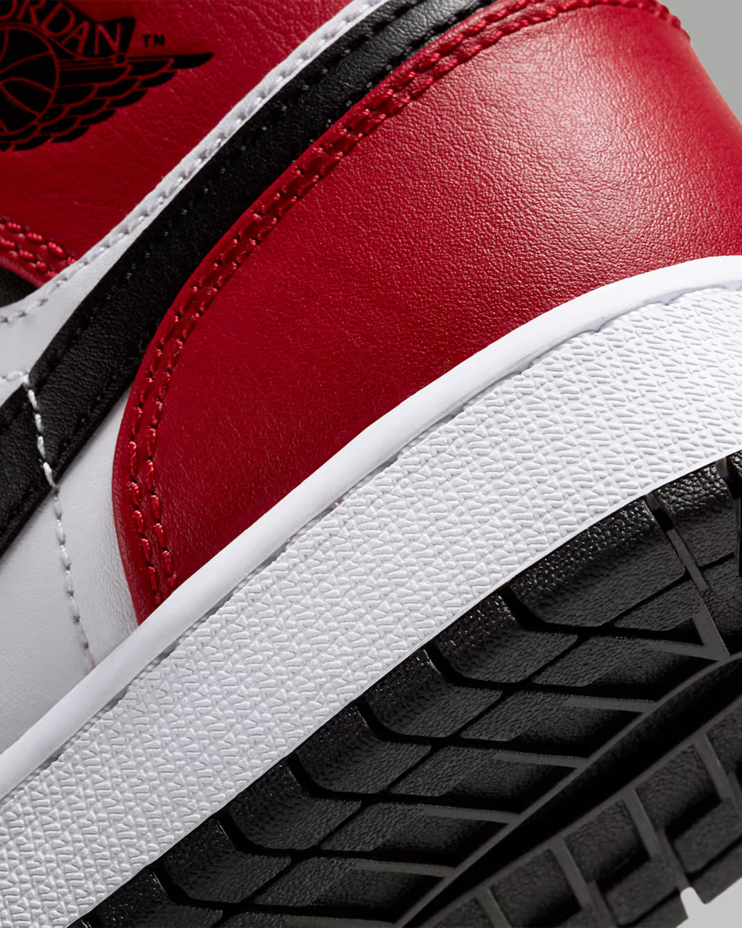 Air Jordan 1 Mid GS Junior Nero Rosso - 554725-069